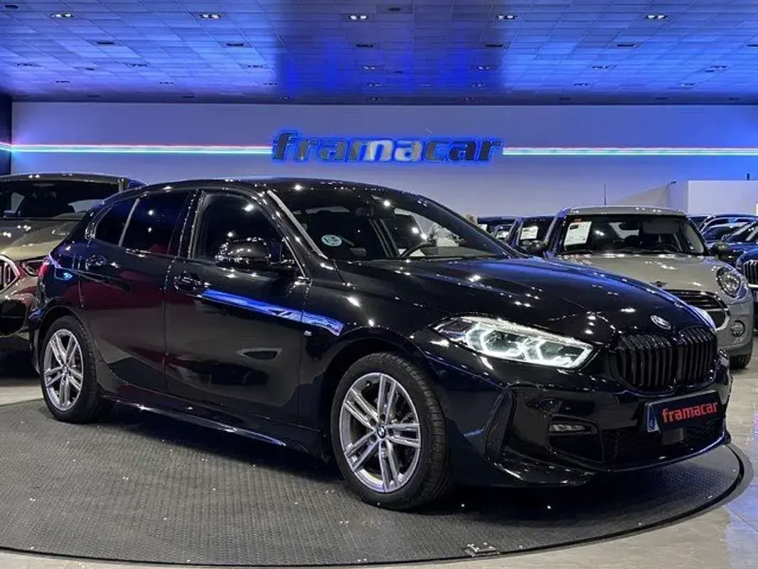 Usado BMW 118 M Sport 140 CV (102 kW) 2022 Negro Utilitario