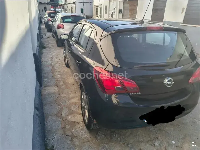 Usado Opel Corsa Selective 90 CV (66 kW) 2018 Negro Utilitario