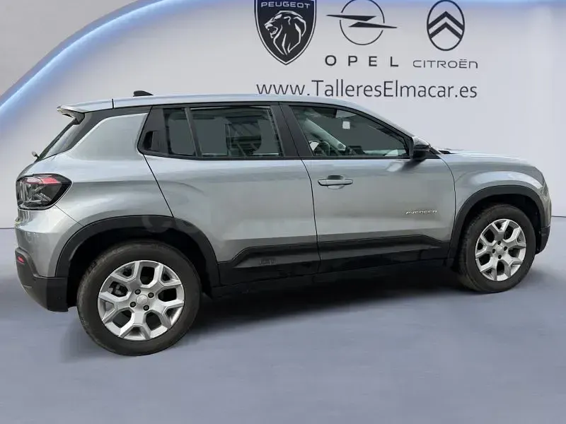 Usado Jeep Avenger Altitude 100 CV (73 kW) 2024 Gris / plata SUV