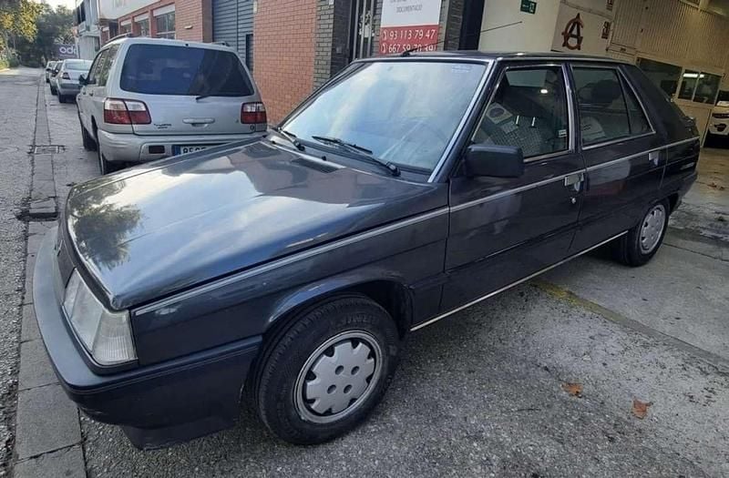 Usado Renault 14 60 CV (44 kW) 1988 Gris Utilitario