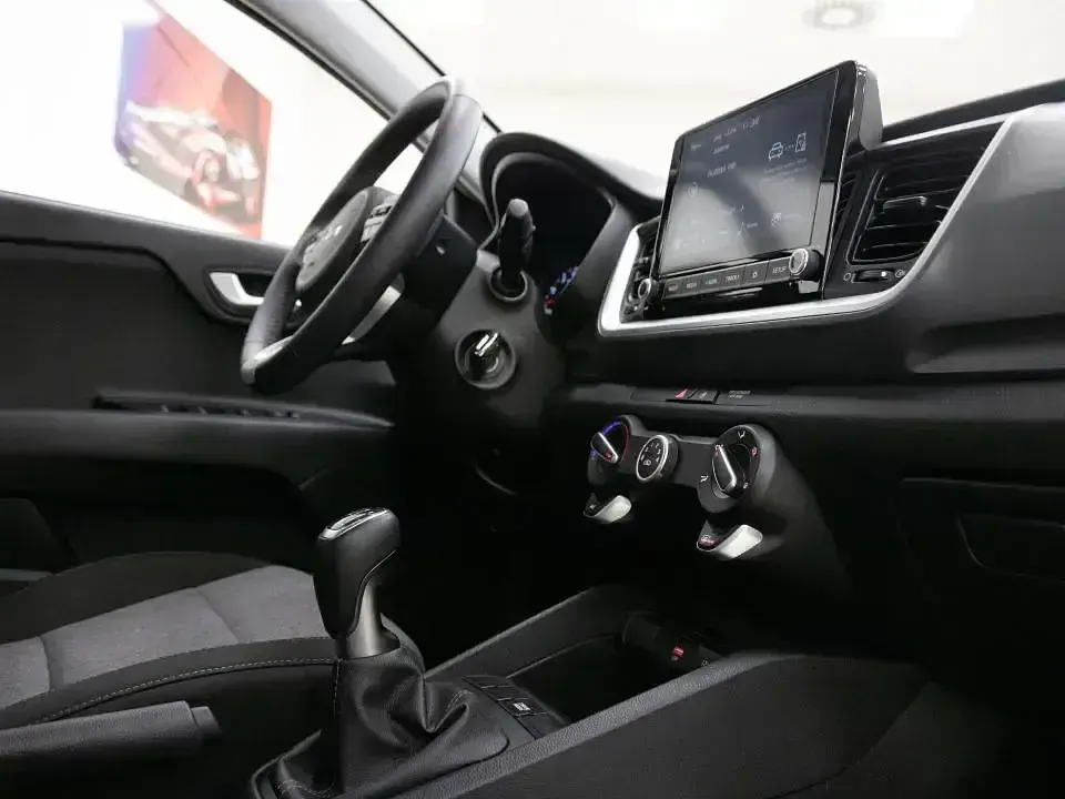 Usado Kia Stonic 100 CV (73 kW) 2024 Otro SUV