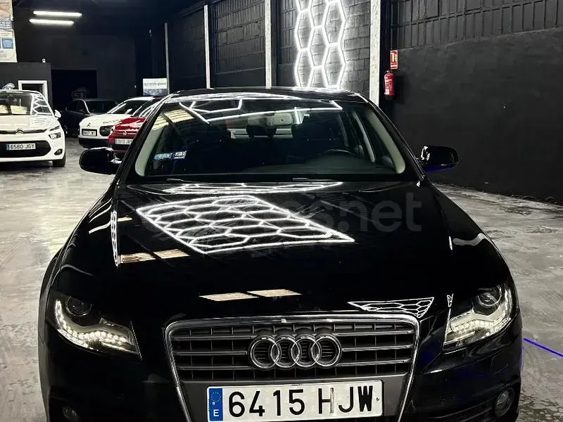 Usado Audi A4 Business 143 CV (105 kW) 2012 Negro Berlina