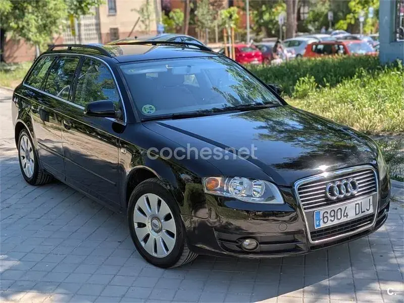 Usado Audi A4 140 CV (102 kW) 2006 Negro Berlina