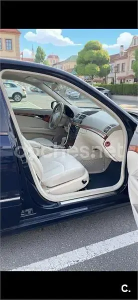 Usado Mercedes E240 Classic 177 CV (130 kW) 2003 Azul Berlina