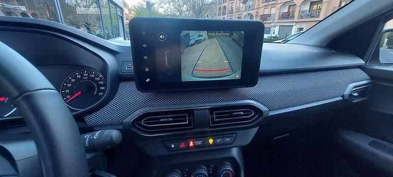 Usado Dacia Jogger Expression 101 CV (74 kW) 2022 Blanco Monovolumen