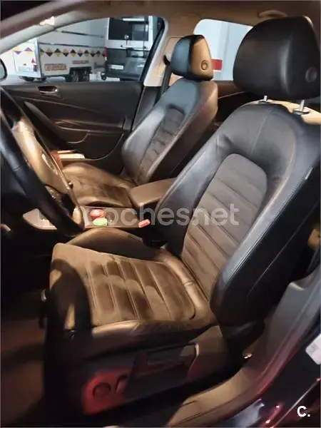 Usado VW Passat Highline 150 CV (110 kW) 2006 Azul Berlina