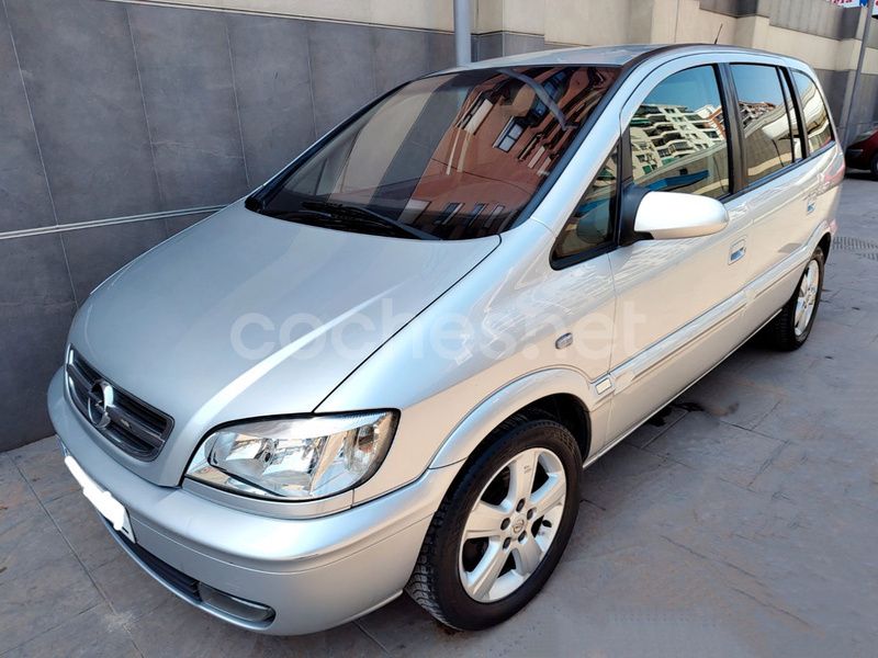 Gris / plata Usado 2005 Opel Zafira Club Monovolumen | 3590 € (Precio justo) - Imagen 1/4