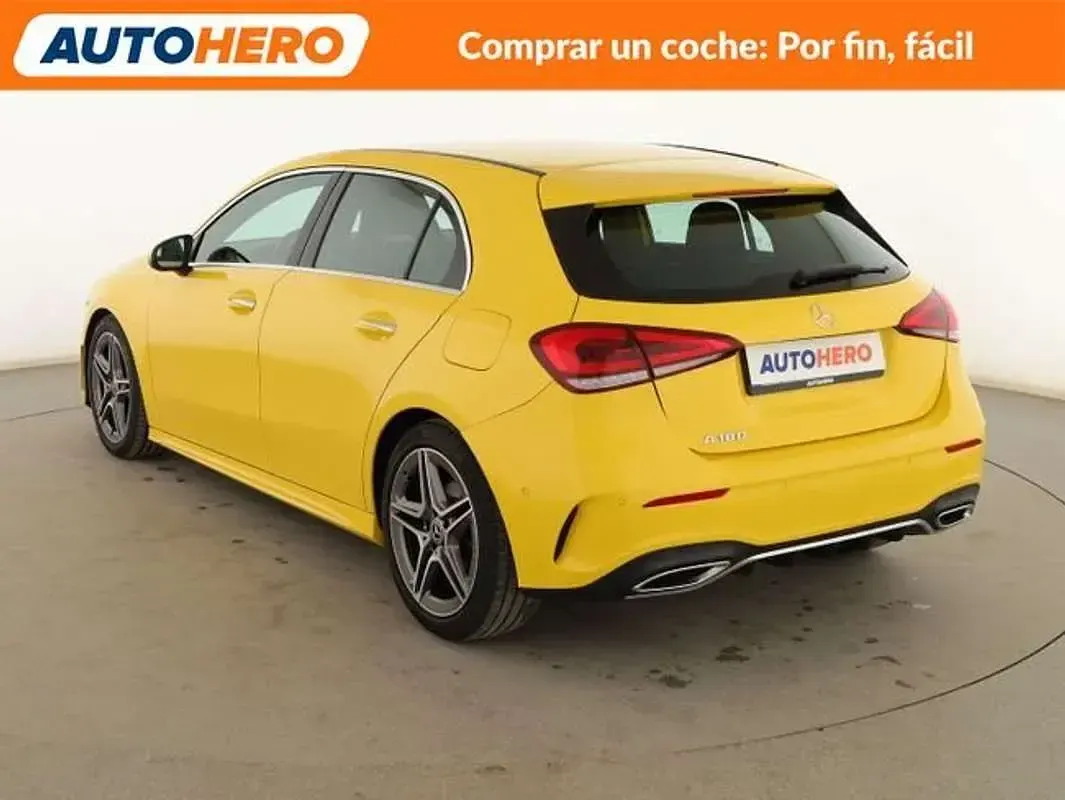 Usado Mercedes A180 AMG line 136 CV (100 kW) 2020 Amarillo Berlina