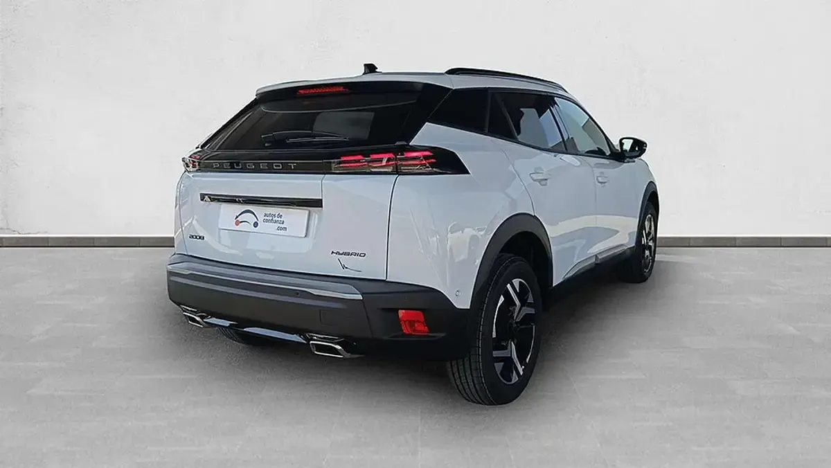 Usado Peugeot 2008 Allure 145 CV (106 kW) 2025 Blanco SUV
