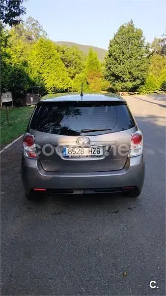 Usado Toyota Verso Advance 132 CV (97 kW) 2014 Marrón Monovolumen