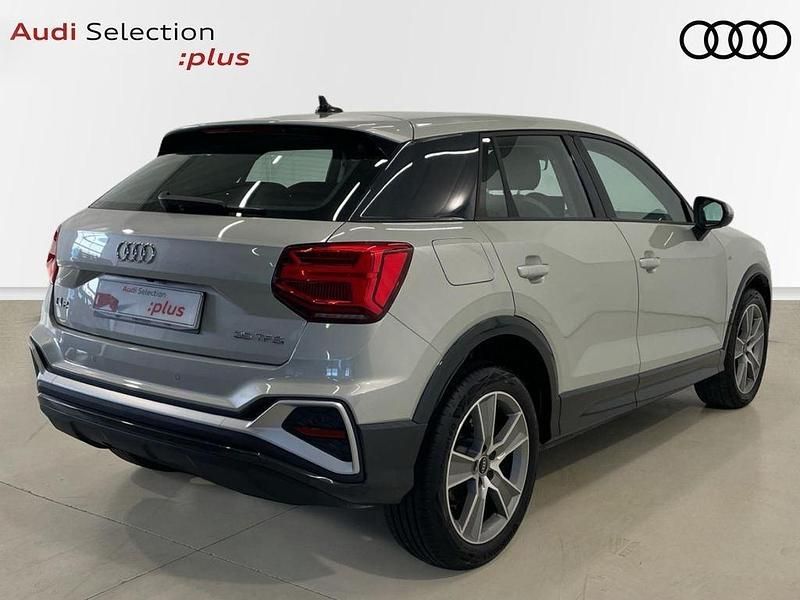 Usado Audi Q2 S-Line 150 CV (110 kW) 2025 Gris / plata SUV