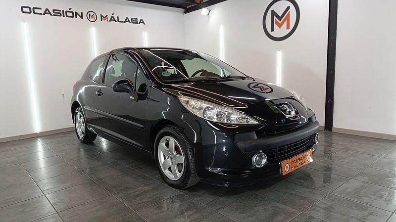 Negro Usado 2008 Peugeot 207 Sport Utilitario | 4900 € (Precio justo) - Imagen 1/4