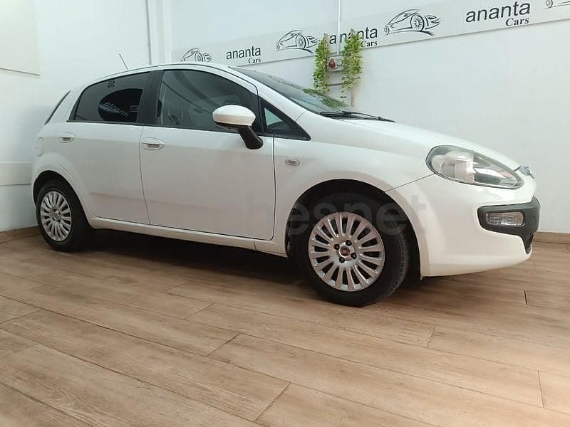 Usado Fiat Punto Evo Life 69 CV (50 kW) 2011 Blanco Utilitario