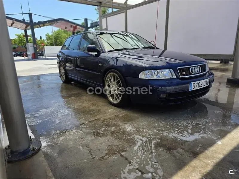 Usado Audi S4 Sport 265 CV (194 kW) 1999 Azul Familiar