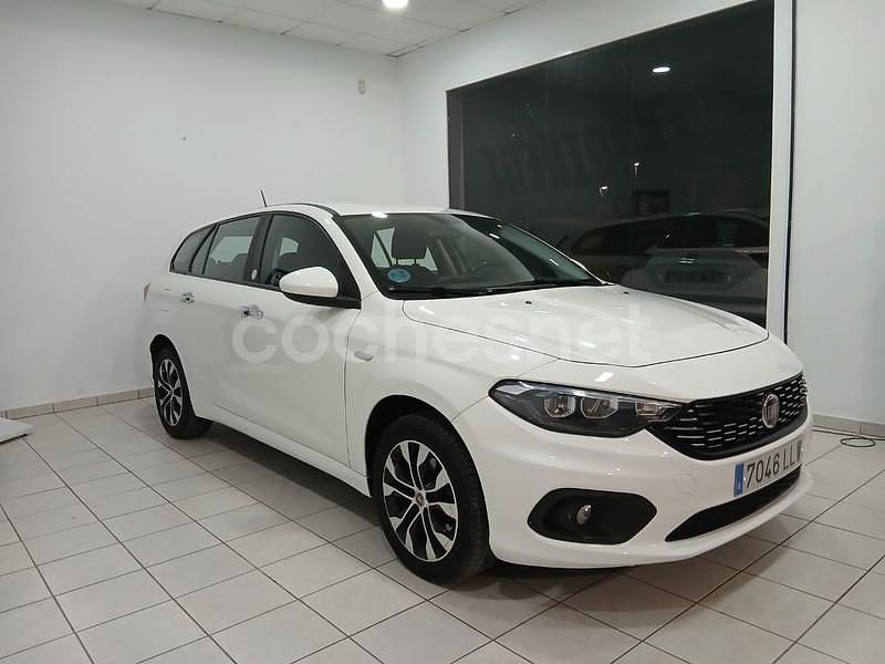 Usado Fiat Tipo Life 95 CV (69 kW) 2021 Blanco Familiar