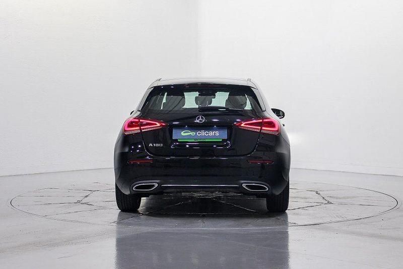 Usado Mercedes A180 136 CV (100 kW) 2020 Negro