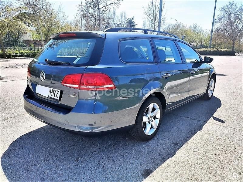 Usado VW Passat Edition 105 CV (77 kW) 2013 Azul Familiar