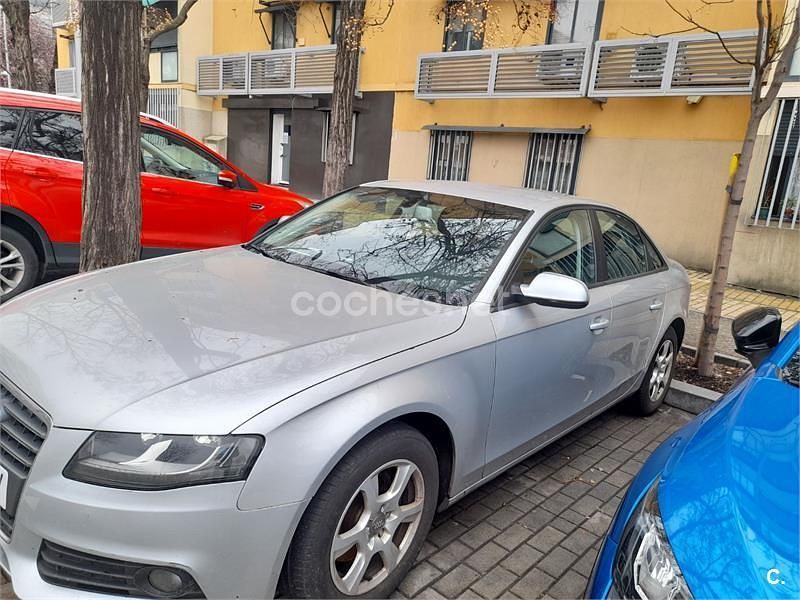 Usado Audi A4 143 CV (105 kW) 2011 Gris / plata Berlina