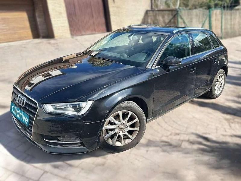 Usado Audi A3 Attraction 105 CV (77 kW) 2014 Negro Utilitario