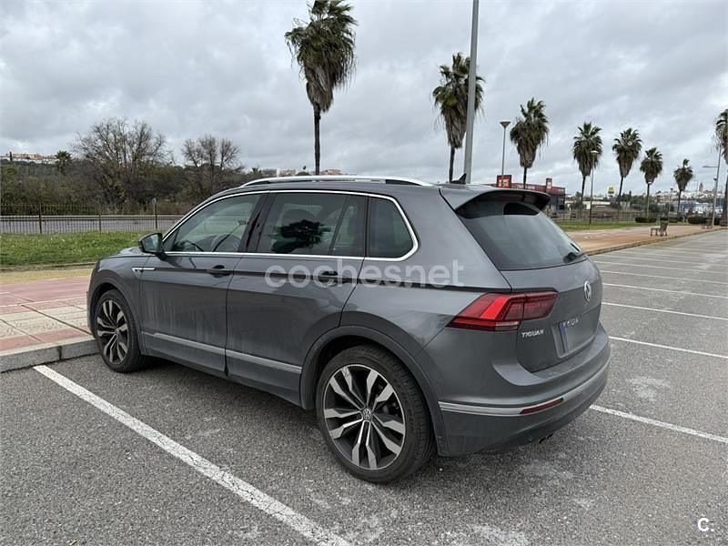 Usado VW Tiguan R-line 150 CV (110 kW) 2020 Gris / plata SUV