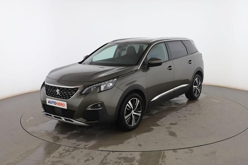 Usado Peugeot 5008 Allure 130 CV (95 kW) 2020 Gris SUV