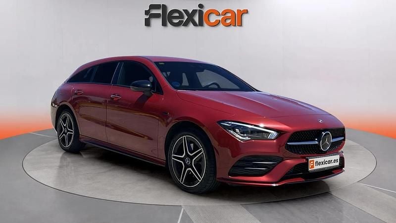 Usado Mercedes CLA250e Shooting Brake 218 CV (160 kW) 2020 Rojo Familiar