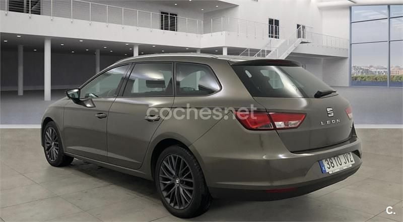 Usado Seat Leon ST CONNECT 115 CV (84 kW) 2017 Beige Familiar