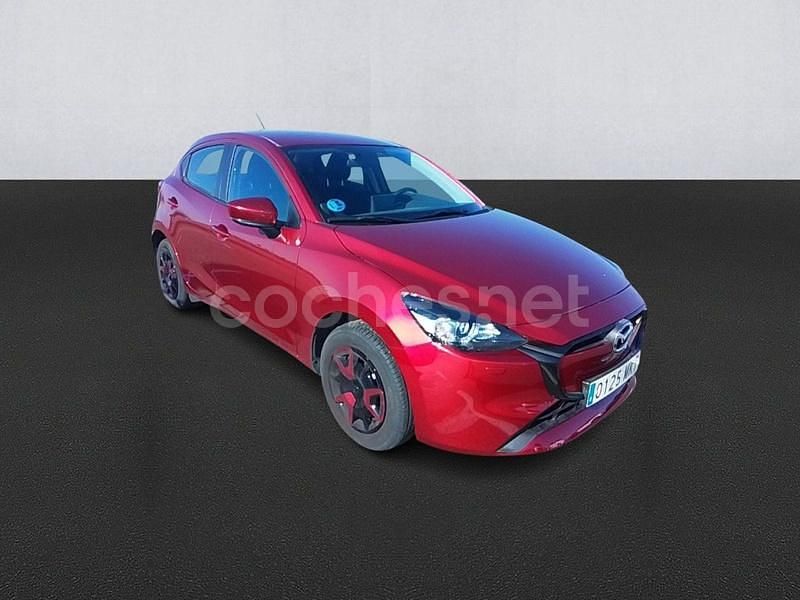 Usado Mazda 2 Center-Line 90 CV (66 kW) 2023 Granate Berlina
