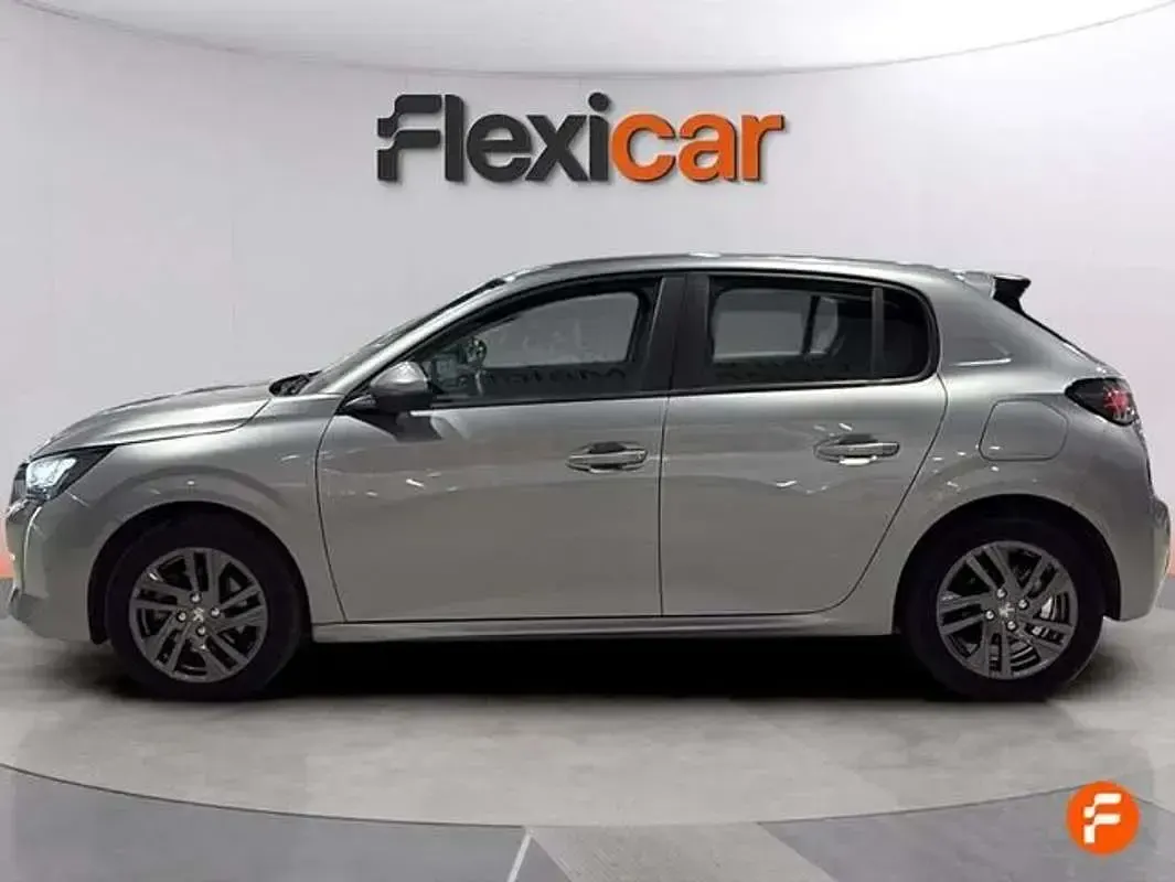 Usado Peugeot 208 Active 101 CV (74 kW) 2021 Gris Utilitario