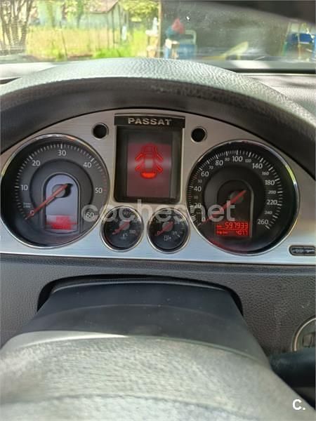 Usado VW Passat Advance 140 CV (102 kW) 2005 Azul Familiar