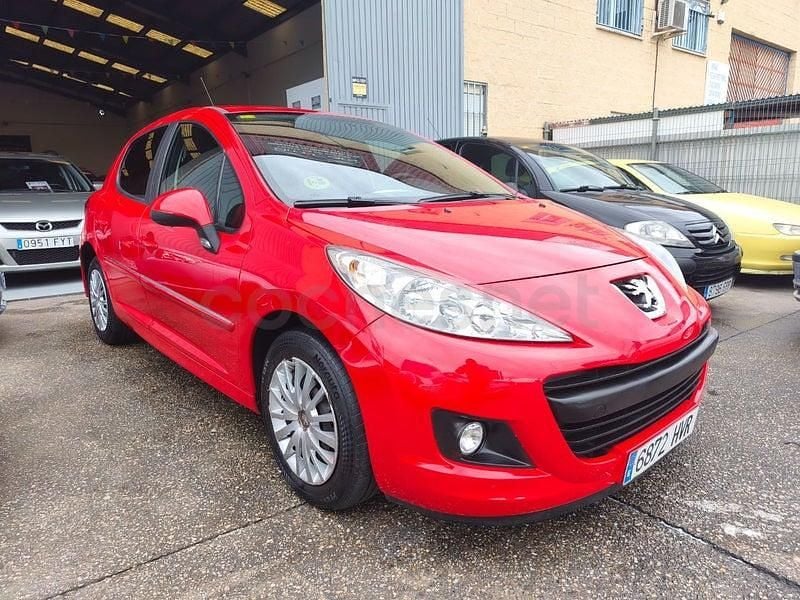 Usado Peugeot 207 68 CV (50 kW) 2014 Rojo Descapotable