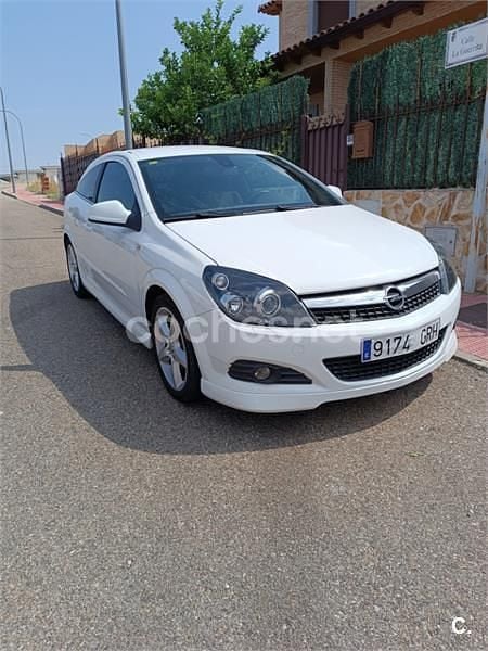 Blanco Usado 2009 Opel Astra GTC Sport Berlina | 3600 € (Precio justo) - Imagen 1/4