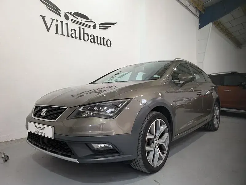 Usado Seat Leon 4Drive 150 CV (110 kW) 2014 Beige Familiar