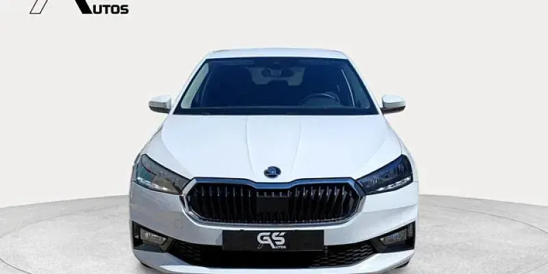 Usado Skoda Fabia Selection 116 CV (85 kW) 2025 Blanco Utilitario