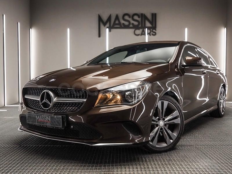 Usado Mercedes CLA220 Shooting Brake Urban 177 CV (130 kW) 2016 Marrón Familiar