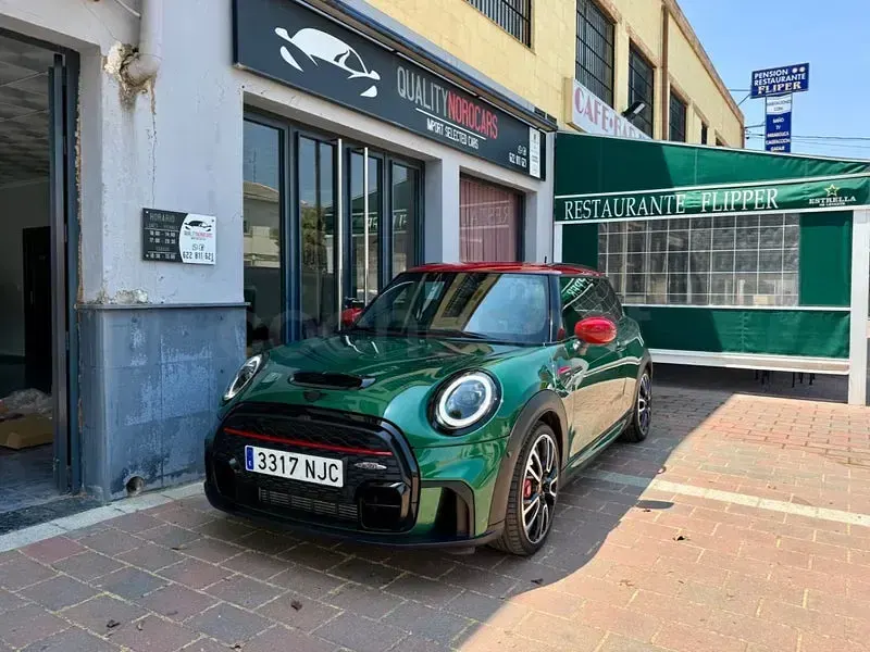 Usado Mini John Cooper Works 231 CV (169 kW) 2022 Verde Utilitario