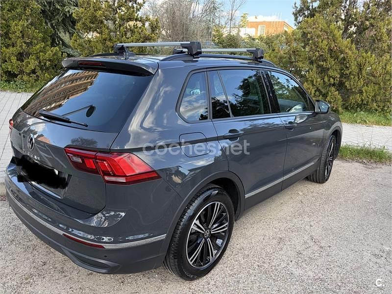 Usado VW Tiguan Life 130 CV (95 kW) 2022 Gris / plata SUV