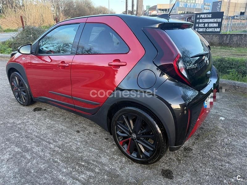 Usado Toyota Aygo X 72 CV (52 kW) 2024 Rojo SUV