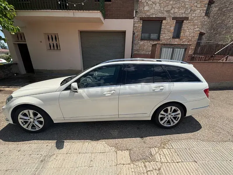 Usado Mercedes C180 Avantgarde 120 CV (88 kW) 2013 Blanco Berlina