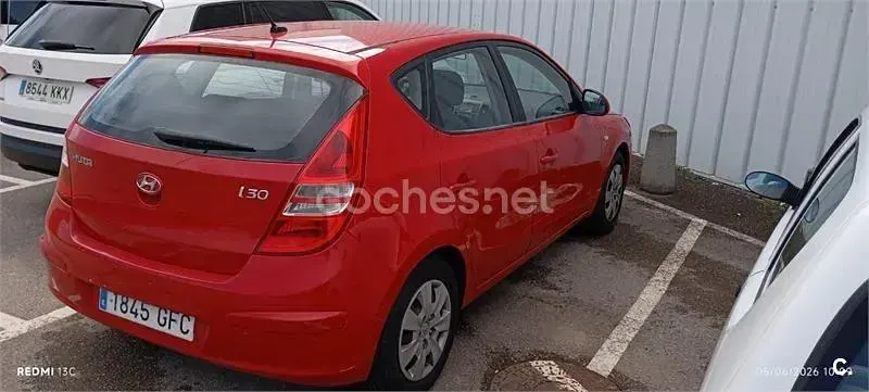 Usado Hyundai i30 Classic 109 CV (80 kW) 2008 Rojo Berlina