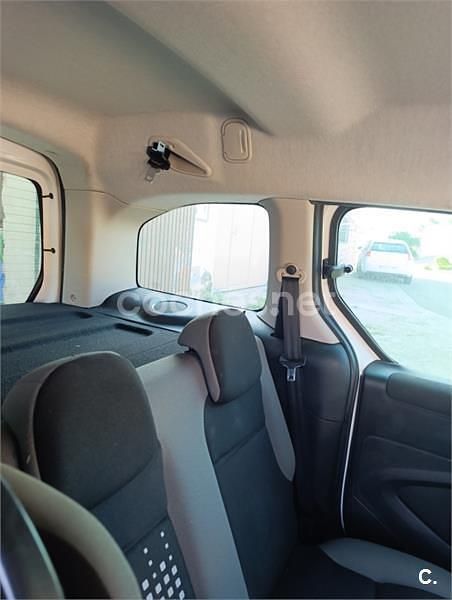 Usado Citroën Berlingo Feel 100 CV (73 kW) 2016 Blanco Monovolumen