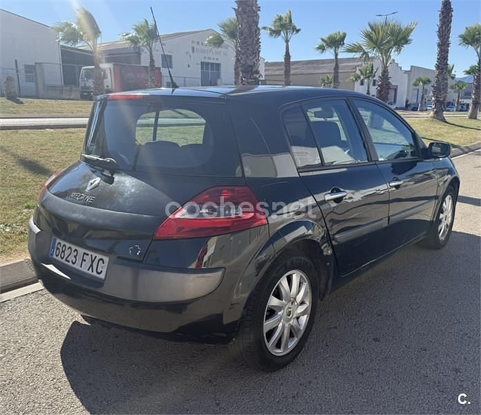 Usado Renault Mégane II Dynamique 105 CV (77 kW) 2007 Negro Berlina