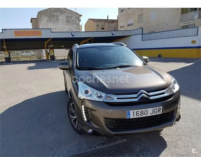 Usado Citroën C4 Aircross Exclusive 114 CV (83 kW) 2015 Marrón SUV