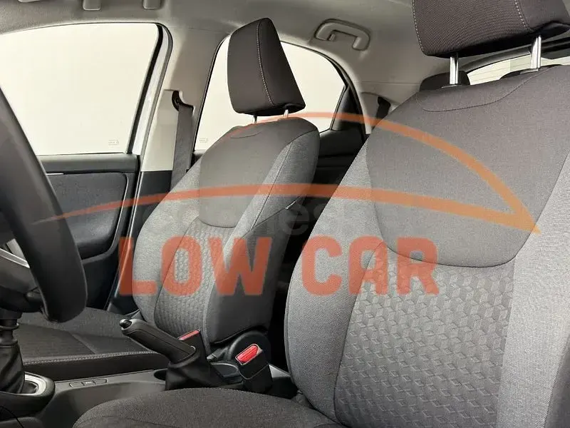 Usado Toyota Yaris 125 CV (91 kW) 2023 Blanco Utilitario