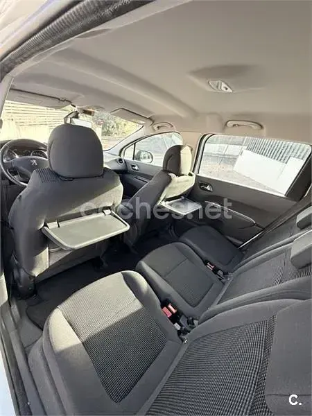 Usado Peugeot 5008 Active 150 CV (110 kW) 2016 Blanco Monovolumen