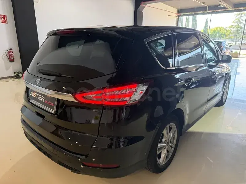Usado Ford S-MAX Titanium 150 CV (110 kW) 2018 Negro Monovolumen