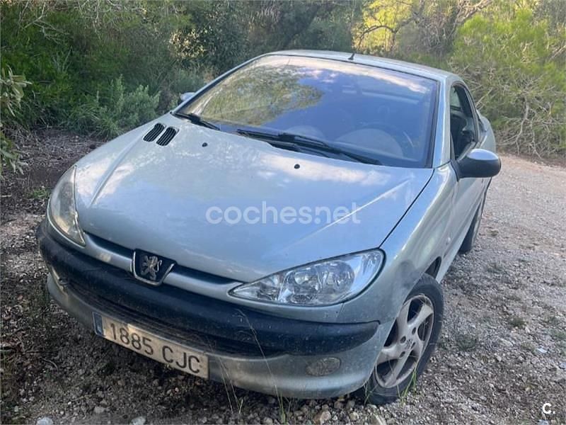 Gris / plata Usado 2004 Peugeot 206 CC Descapotable | 500 € - Imagen 1/4