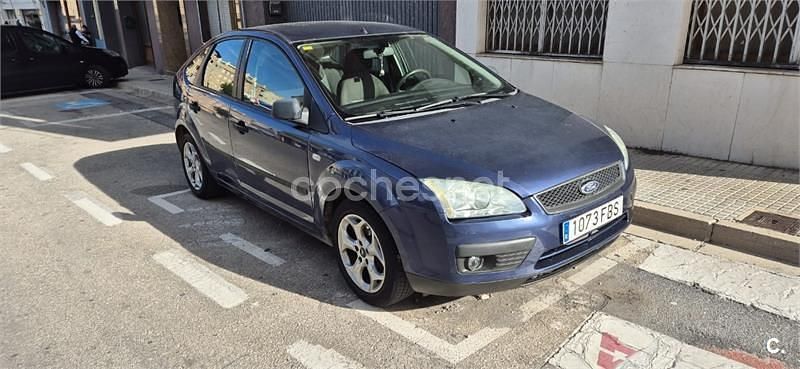 Azul Usado 2006 Ford Focus Trend Berlina | 3100 € (Buen precio) - Imagen 1/4