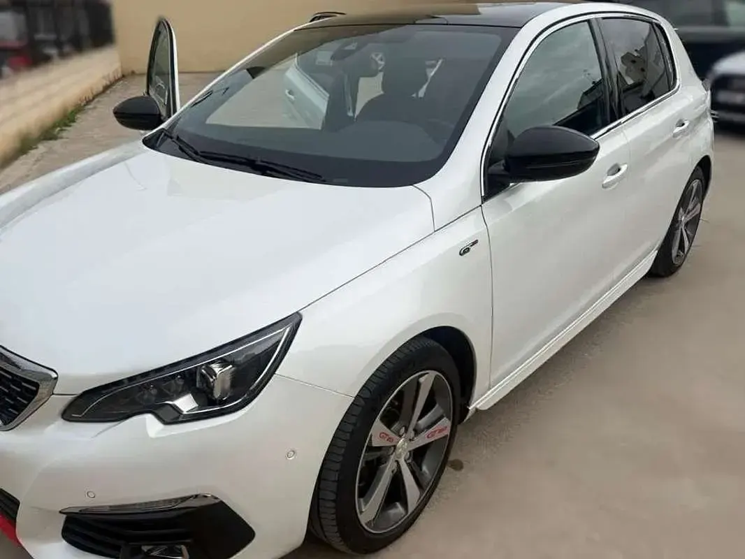 Usado Peugeot 308 SW Active 131 CV (96 kW) 2021 Blanco Familiar