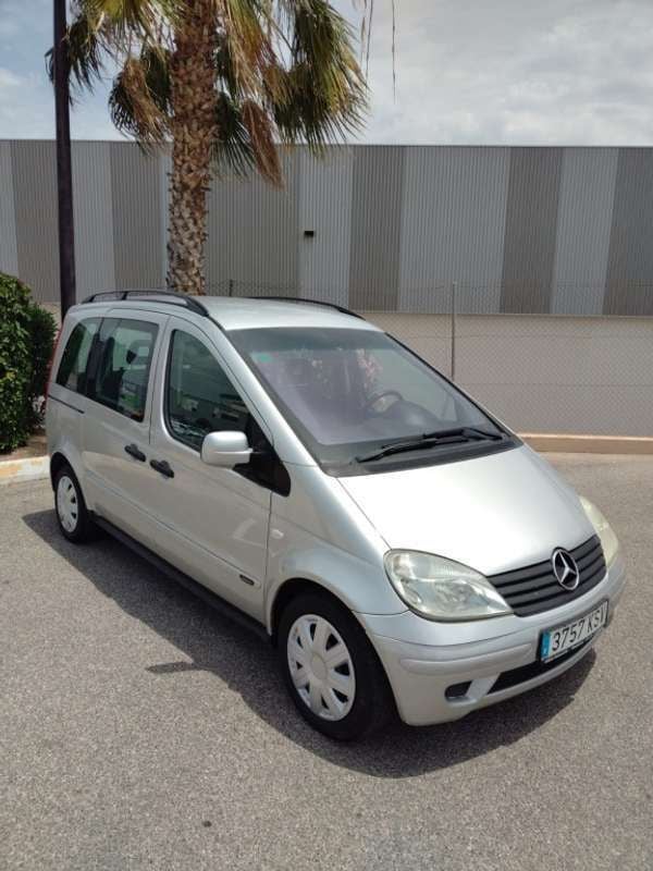 Plateado Usado 2004 Mercedes Vaneo Monovolumen | 5499 € - Imagen 1/4
